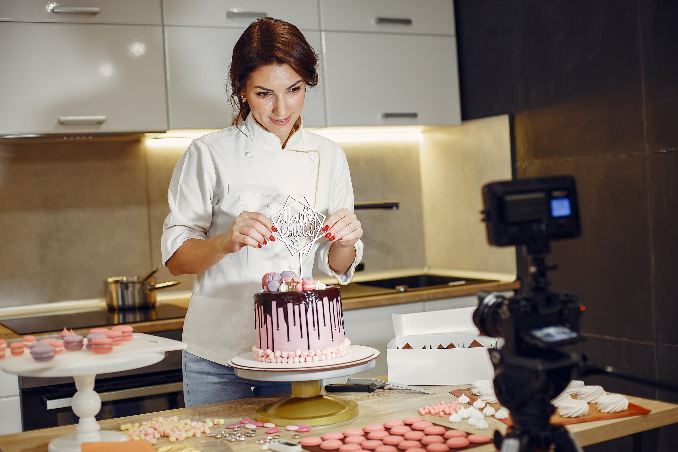 An online cooking class makes the perfect gift for a home cook. Here are 6 great options